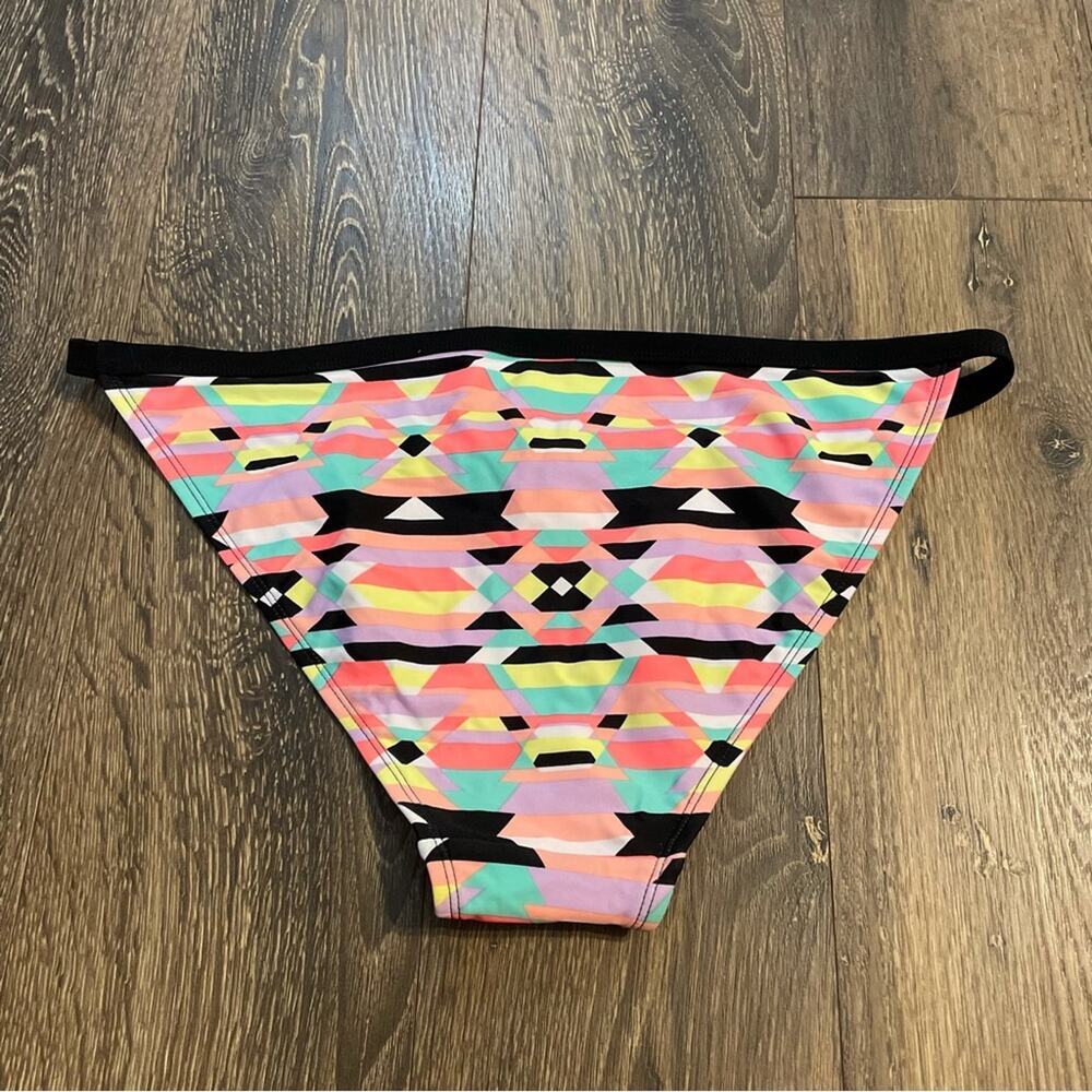 BNWT! XHILIRATION Geometric Patterned Swimsuit Bottoms Size L - Picture 5 of 6